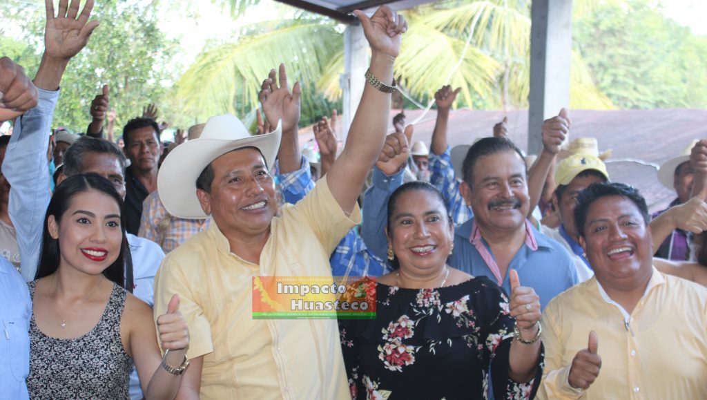Regia inauguración de importante arteria realiza alcalde de Ixcatepec 