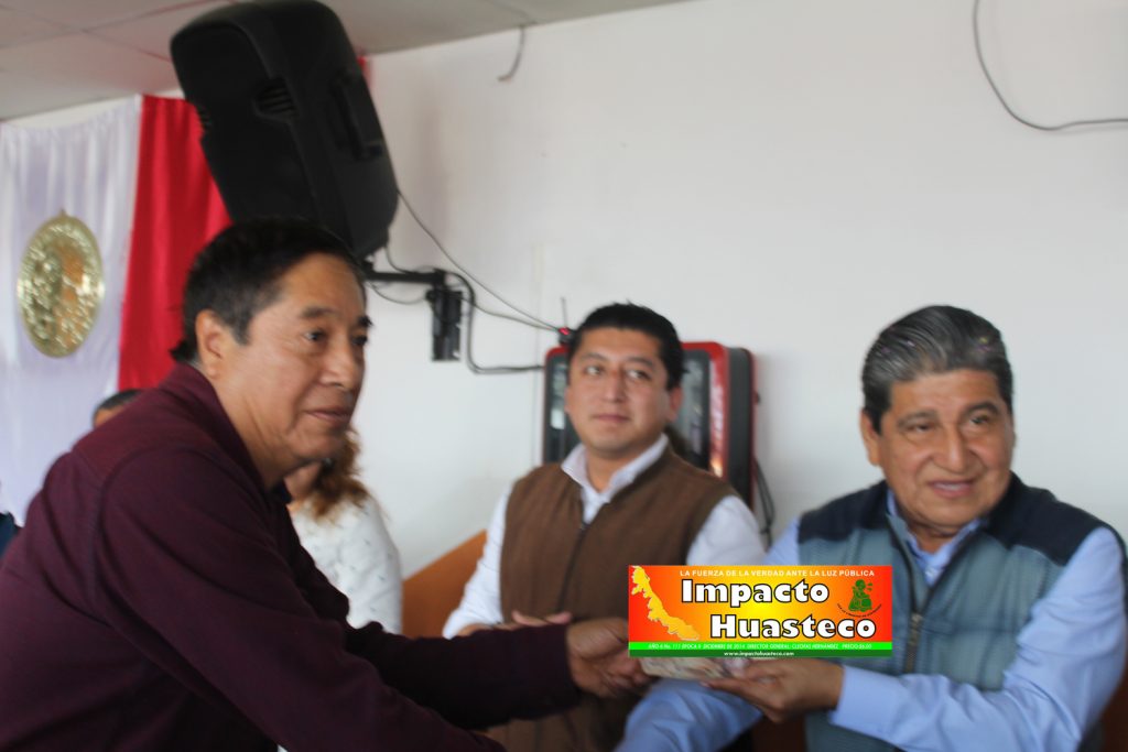 Alcalde  de Chicontepec festeja a reconocidos periodistas  de la zona norte 