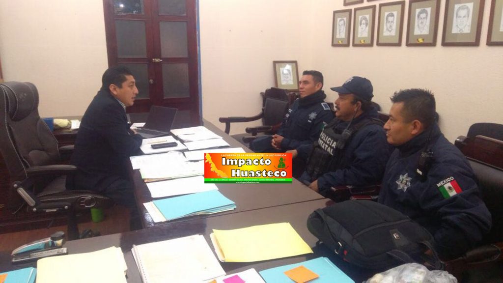 Sostiene alcalde de Chicontepec reunión importante con seguridad pública del estado