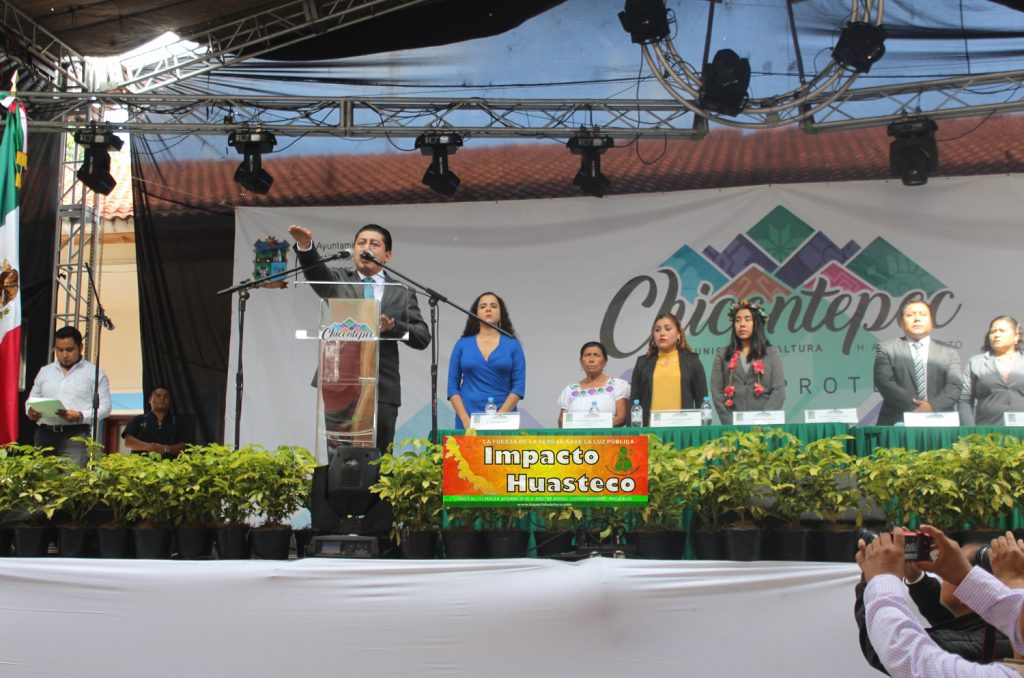 Pedro Adrián Martínez Estrada toma protesta como alcalde de Chicontepec 