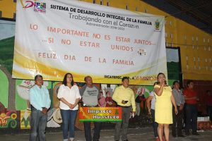 Festeja el DIF Municipal Día de la Familia en Ixcatepec