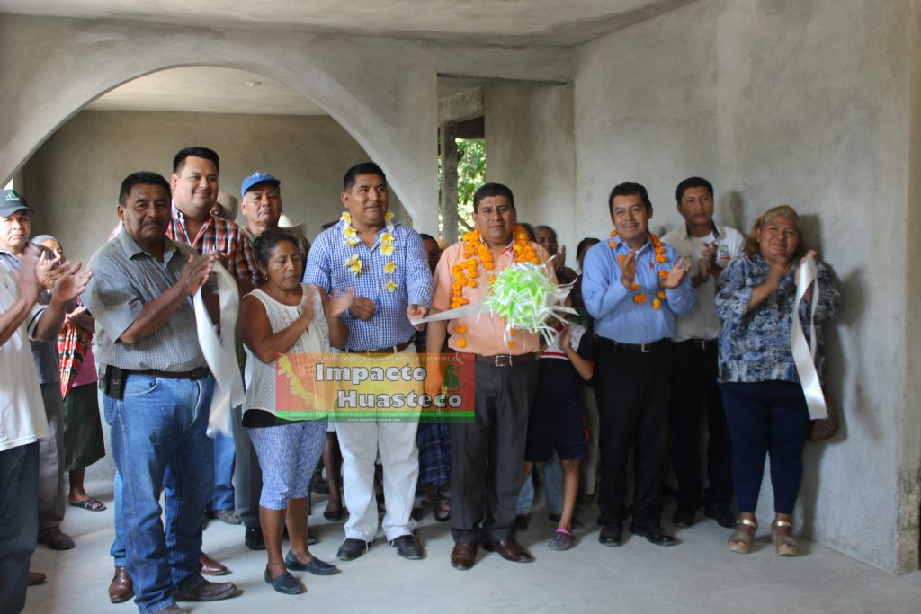 Entregan pisos firmes en la localidad de Pastoría y Pepeyocal – Impacto Huasteco