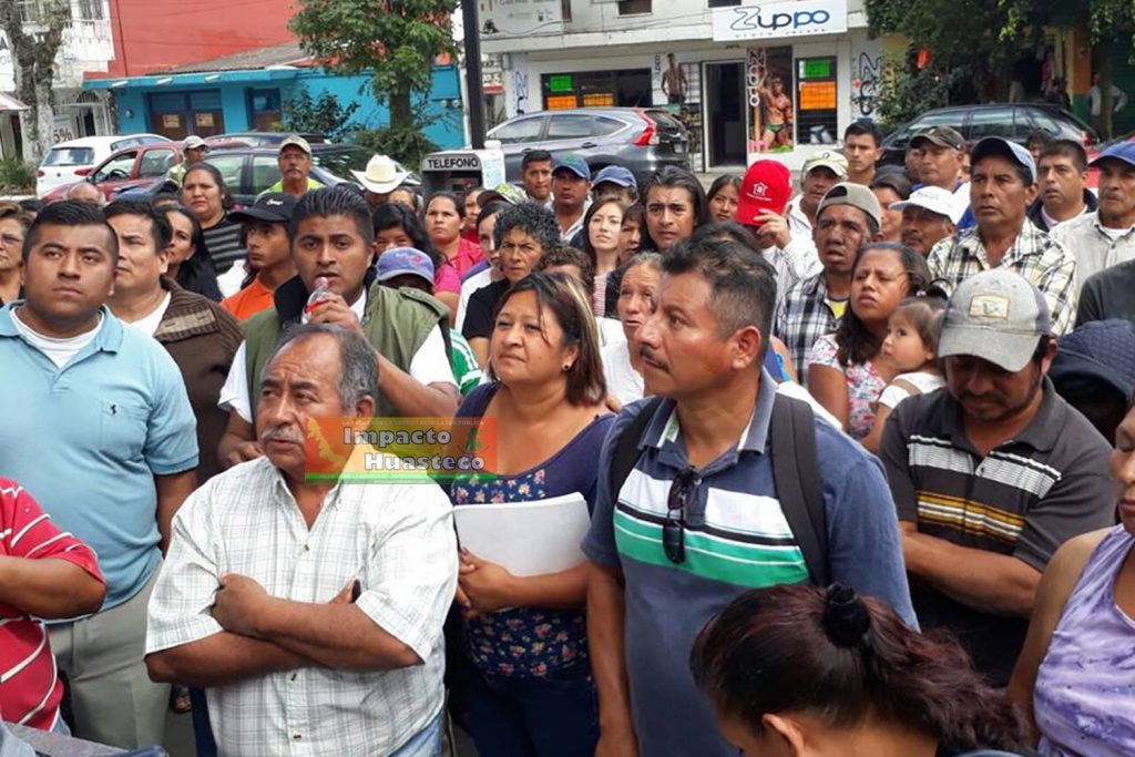 Se manifiestan antorchistas en el CAM para exigirle a CMAS agilicen trabajos de varias obras acordadas