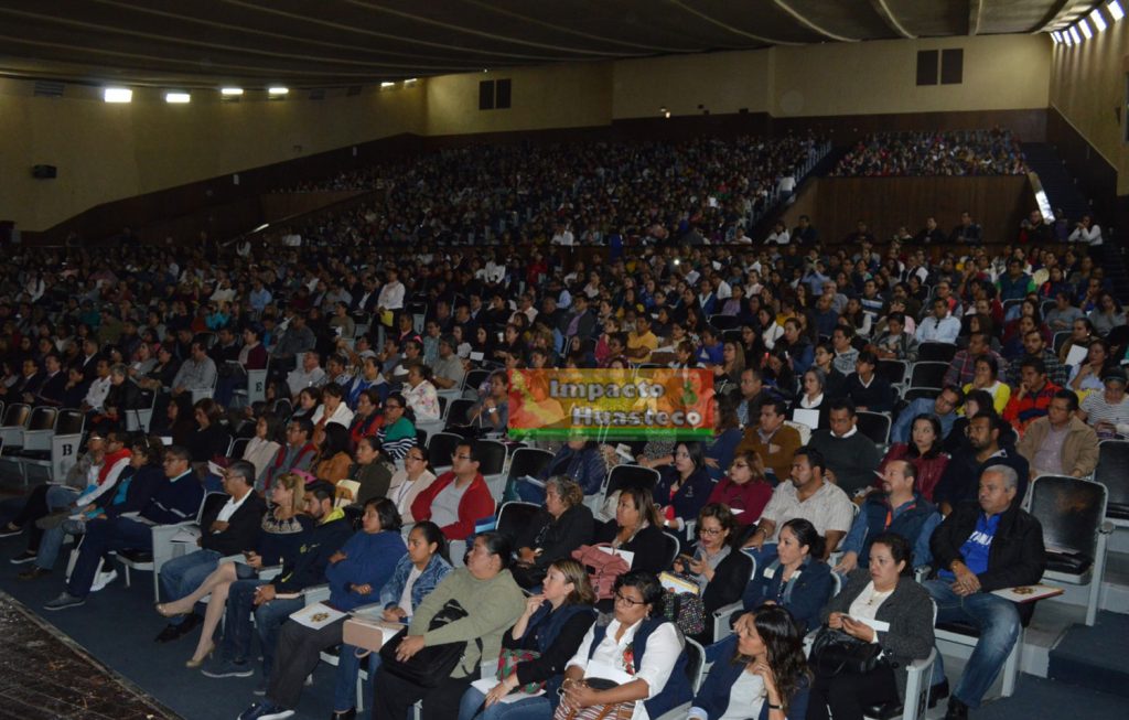 La formación docente, pendiente que se tiene en el sistema educativo nacional