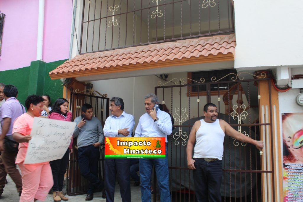 Ante la falta del vital líquido se manifiestan ante la CAEV de Chicontepec