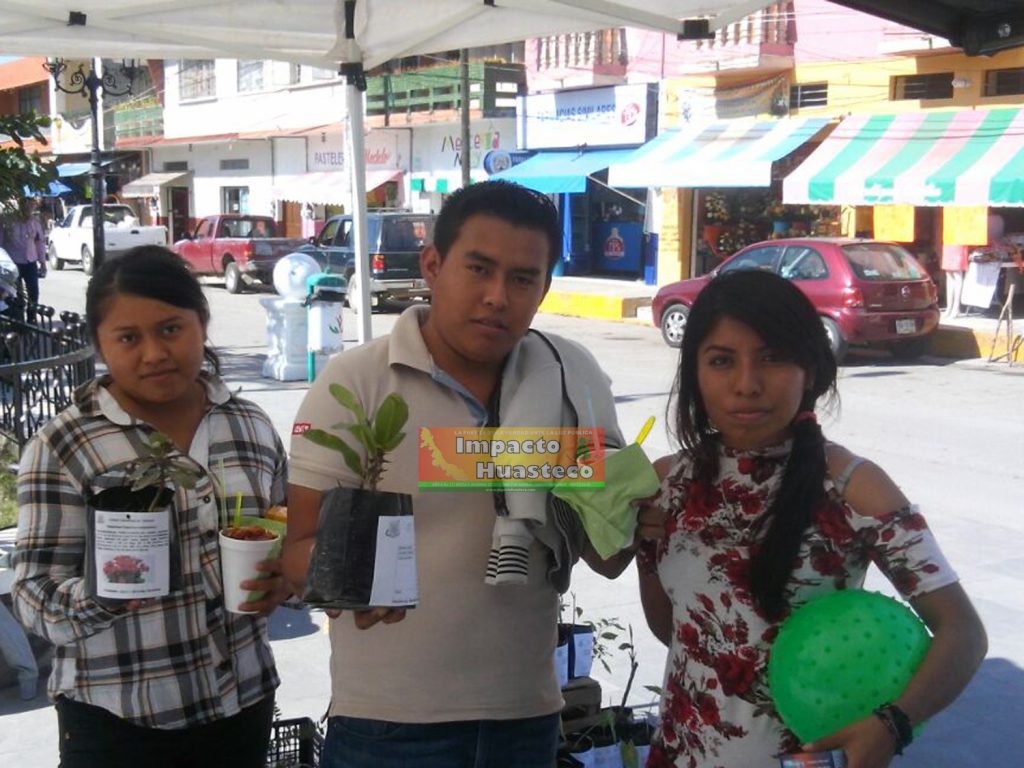 Estudiantes de la unidad académica Tempoal ITSTA, realizan la segunda campaña anual "plantando una sonrisa"