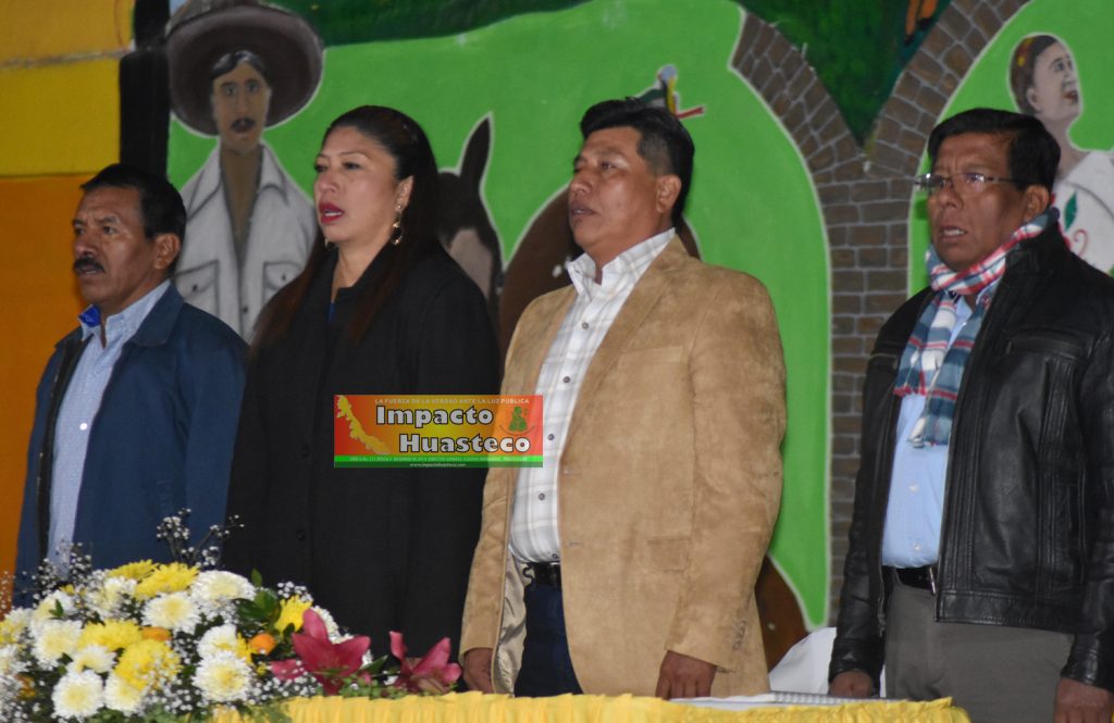 Comparece Francisco Javier Martínez Reyes ante la sociedad del municipio de Ixcatepec