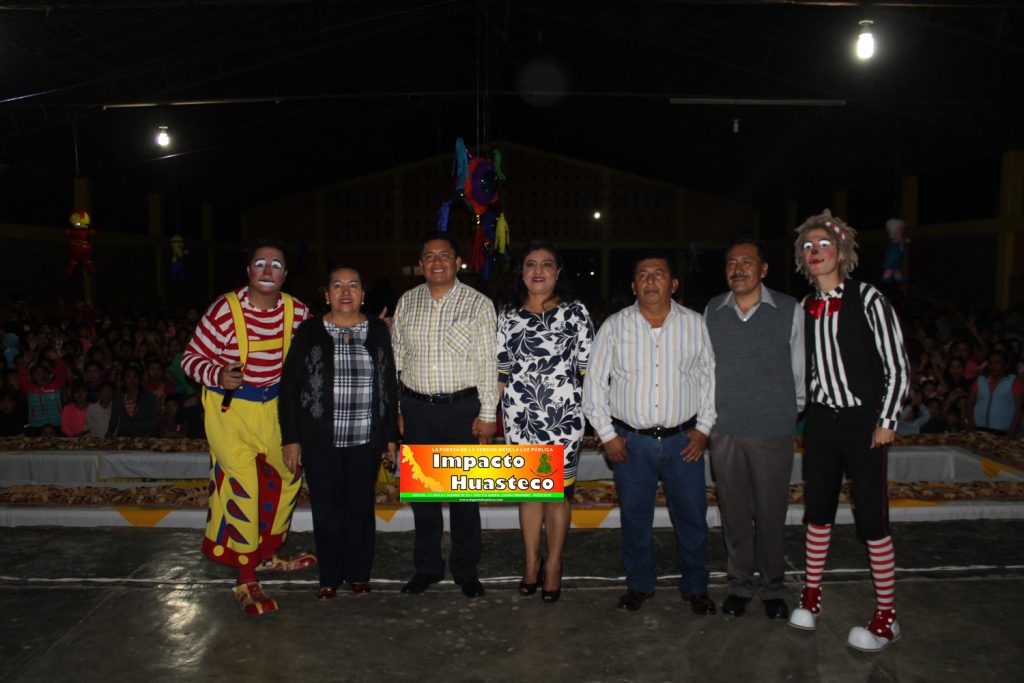 Festeja DIF Municipal día de reyes a los niños en Ixcatepec
