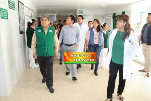 Recorre alcalde municipal instalaciones del Hospital Rural IMSS en Chicontepec