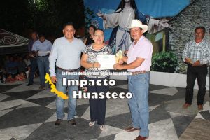 Premian en Ixcatepec a ganadores del concurso de la vaca lechera 