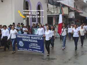 Conmemoran el 208 Aniversario de la Independencia de México con un magno desfile en Chicontepec