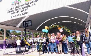 Entrega alcalde en Granadilla Salón de Usos Múltiples 